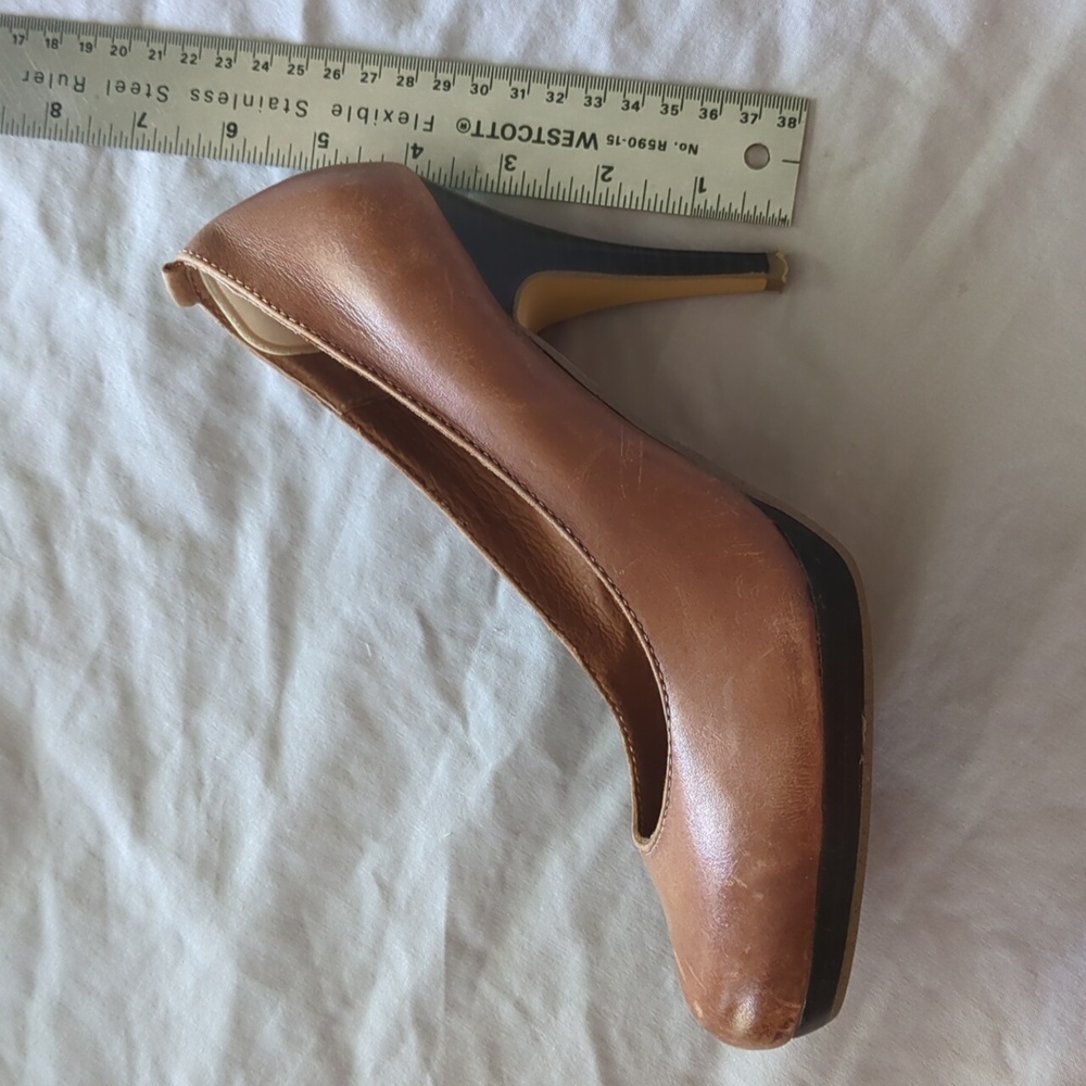 Aldo Dark Camel leather pumps - Sz 7 dress shoes